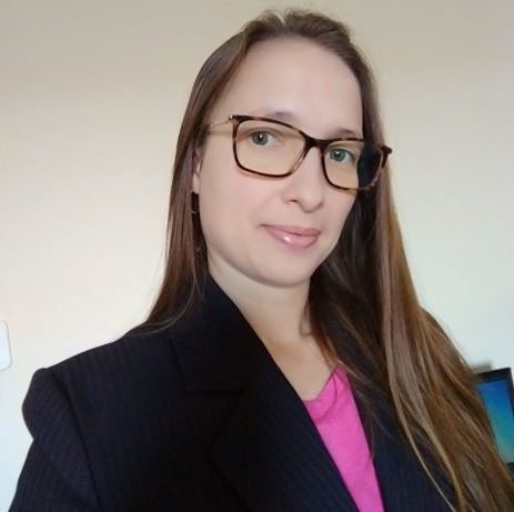 <strong>Eva Ramos<br><em>Consultora Senior</em></strong>